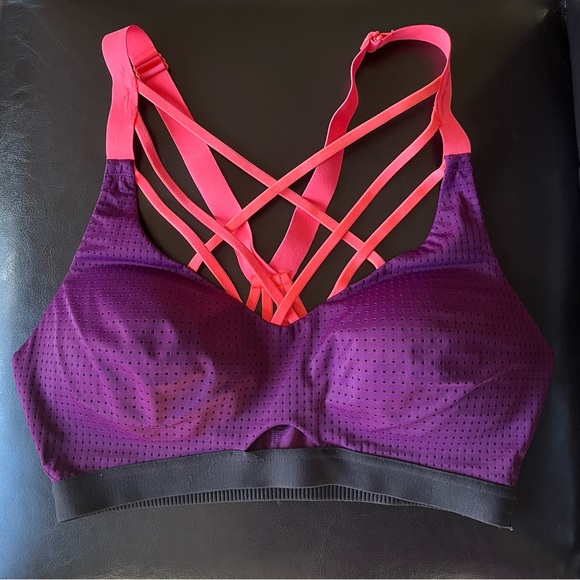 Victoria's Secret • Purple Orange
Sports Bra - Picture 6 of 6